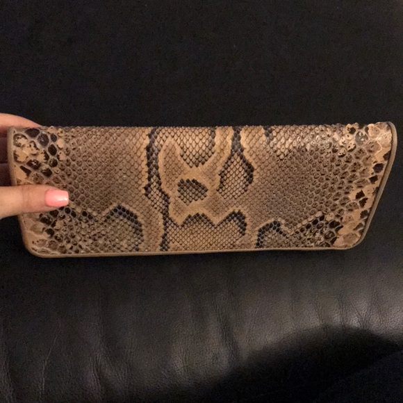 Faux python clutch - Picture 2 of 8
